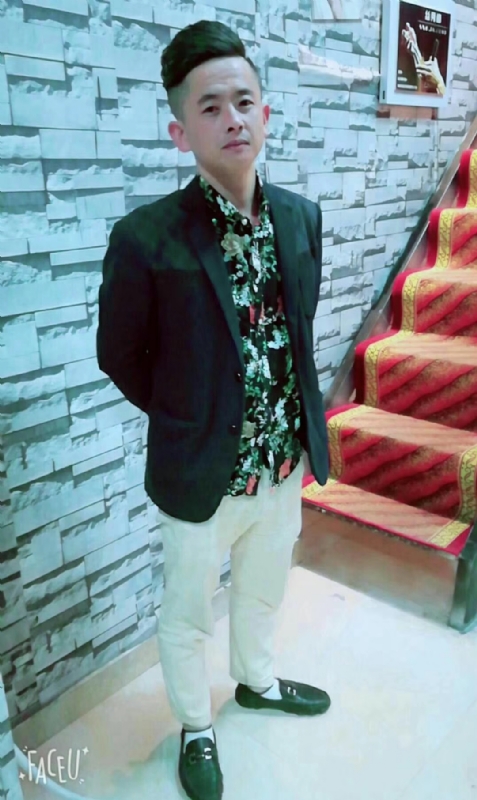男人三十而立的第一张照片--西安相亲服务中心