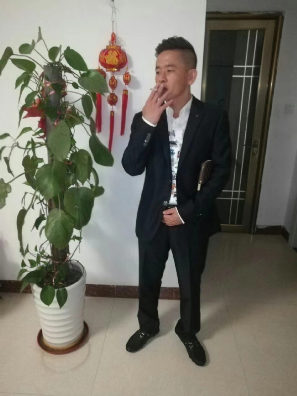 男人三十而立的第二张照片--西安相亲服务中心