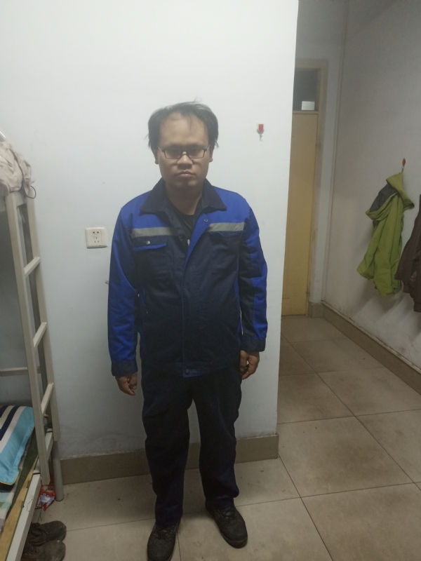 黄俊的第一张照片--西安相亲服务中心