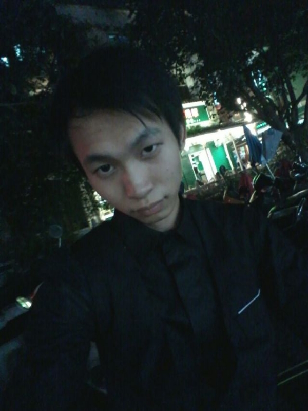 瞬间回眸的第一张照片--西安相亲服务中心
