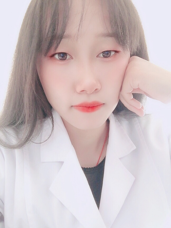 白婚纱的第一张照片--西安相亲服务中心