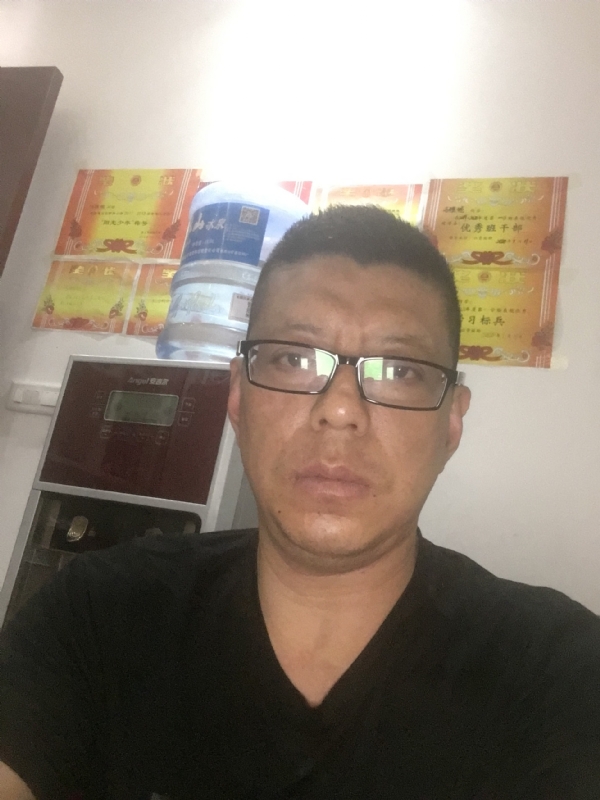 牵手的第一张照片--西安相亲服务中心