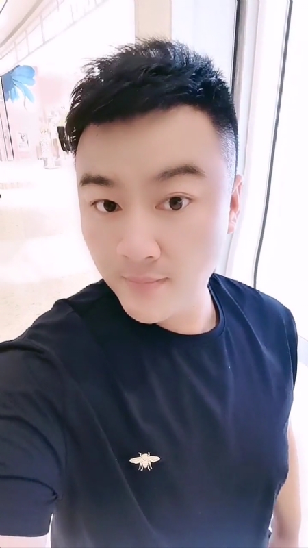 微风徐徐的第一张照片--西安相亲服务中心