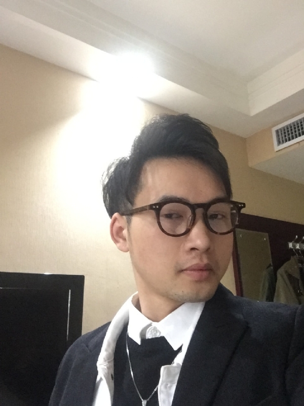 曾亮的第四张照片--西安相亲服务中心