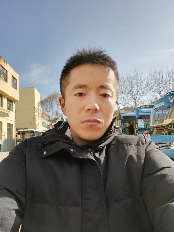 孤独的云的第三张照片--西安相亲服务中心