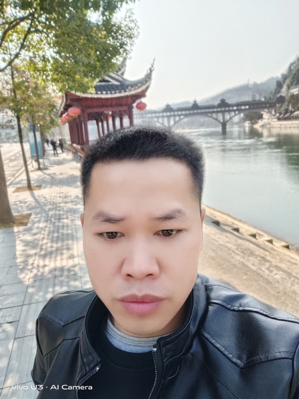 啊锦的第二张照片--西安相亲服务中心