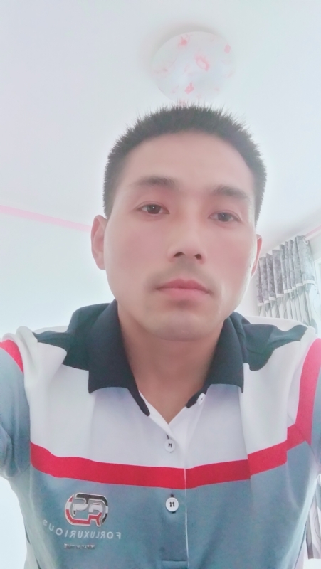 染红尘世的第一张照片--西安相亲服务中心