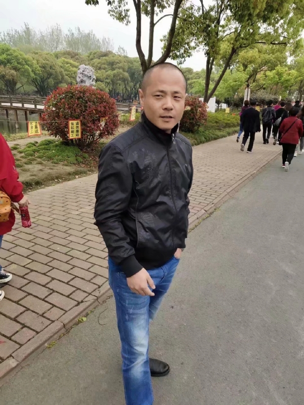 傻子的第一张照片--西安相亲服务中心