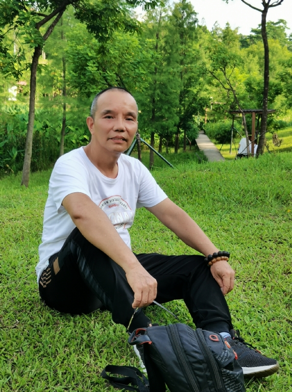 稳重大方的第二张照片--西安相亲服务中心