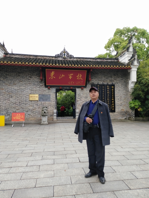 孤独的老帅的第二张照片--西安相亲服务中心