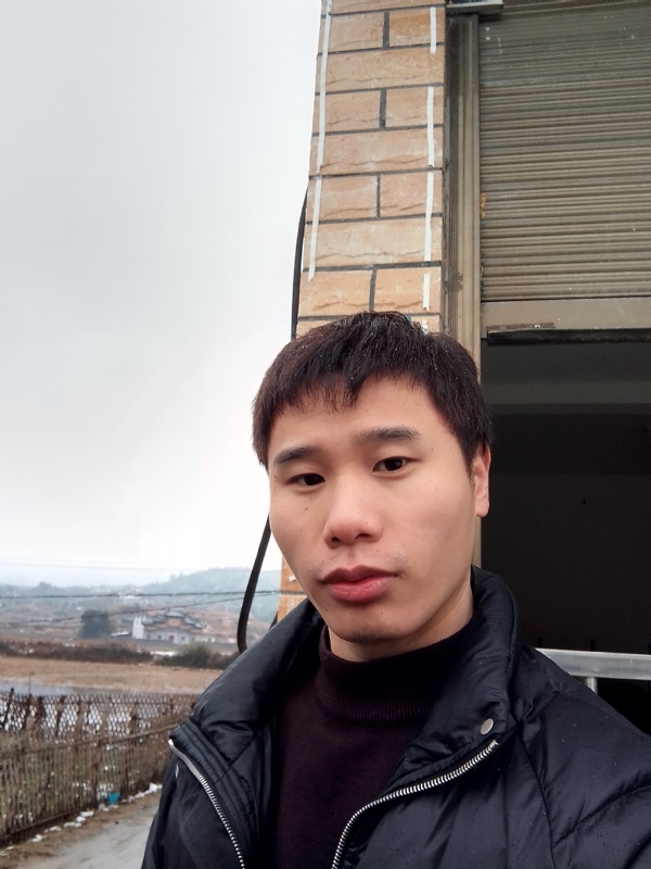 银色的羽翼的第一张照片--西安相亲服务中心