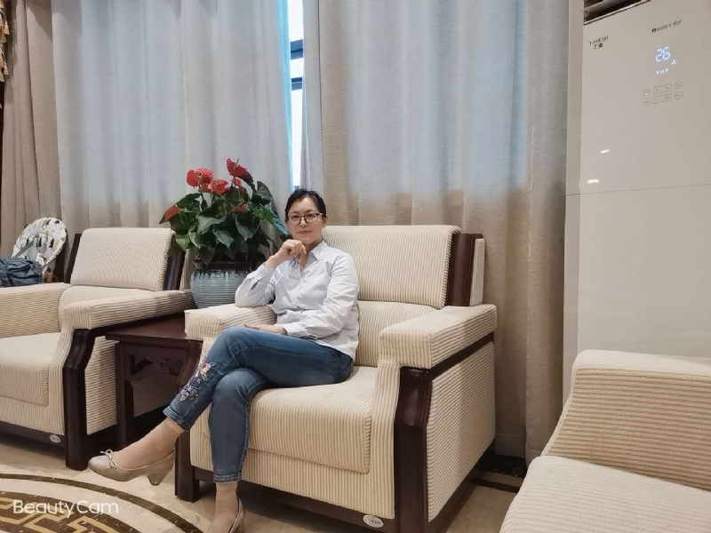 秋水伊人的第一张照片--西安相亲服务中心