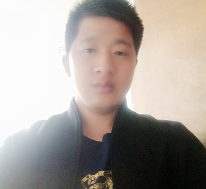 形影不离的第一张照片--西安相亲服务中心