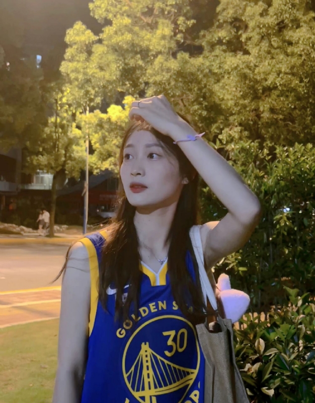 小趴菜的第三张照片--西安相亲服务中心