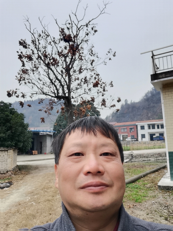 苏众青春冲浪的第二张照片--西安相亲服务中心