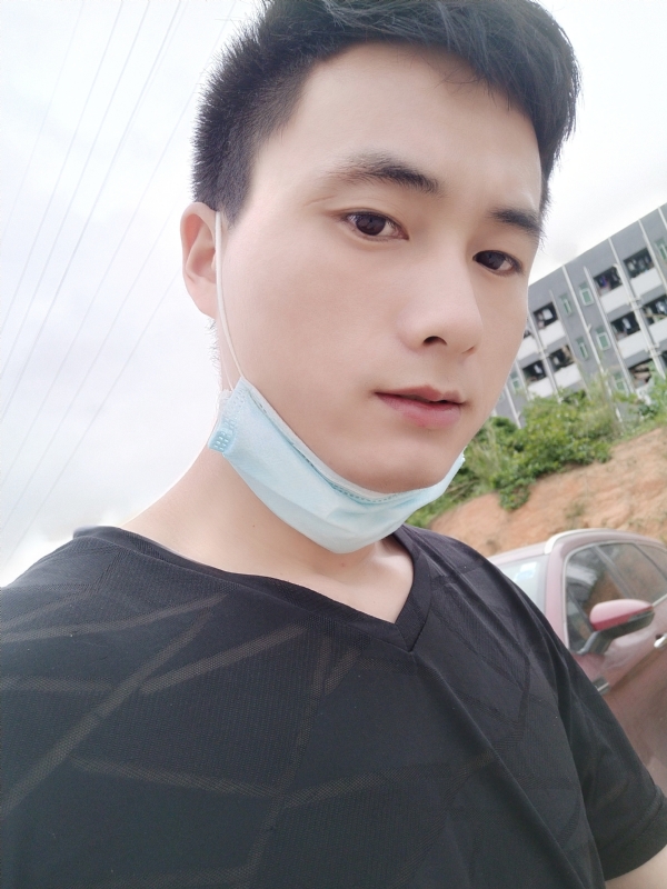 何凡的第二张照片--西安相亲服务中心