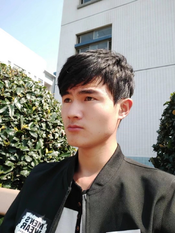 阳光男孩的第四张照片--西安相亲服务中心