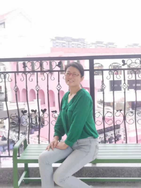 丽华的第三张照片--西安相亲服务中心