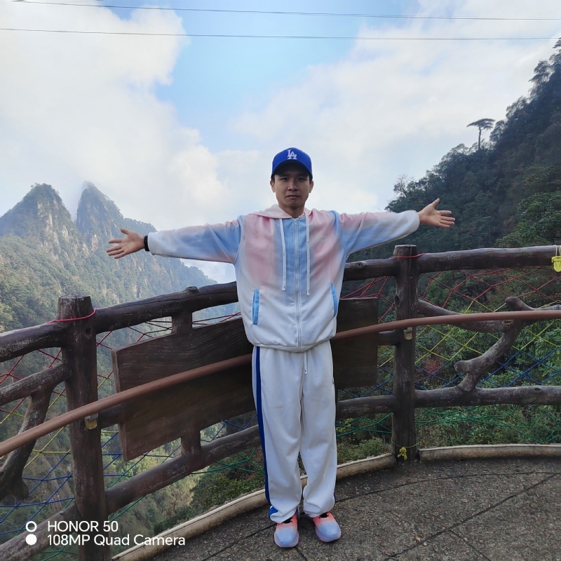 明明的第一张照片--西安相亲服务中心