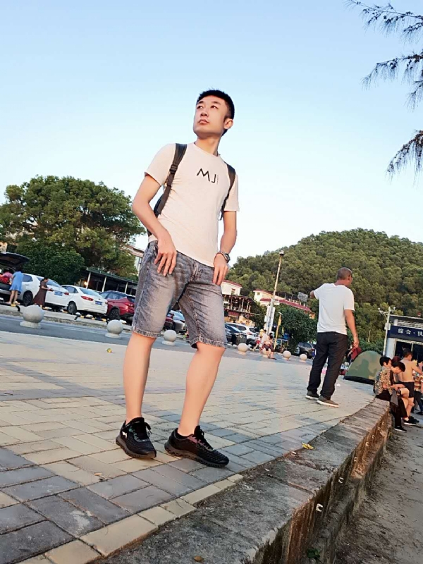 俊皓的第一张照片--西安相亲服务中心