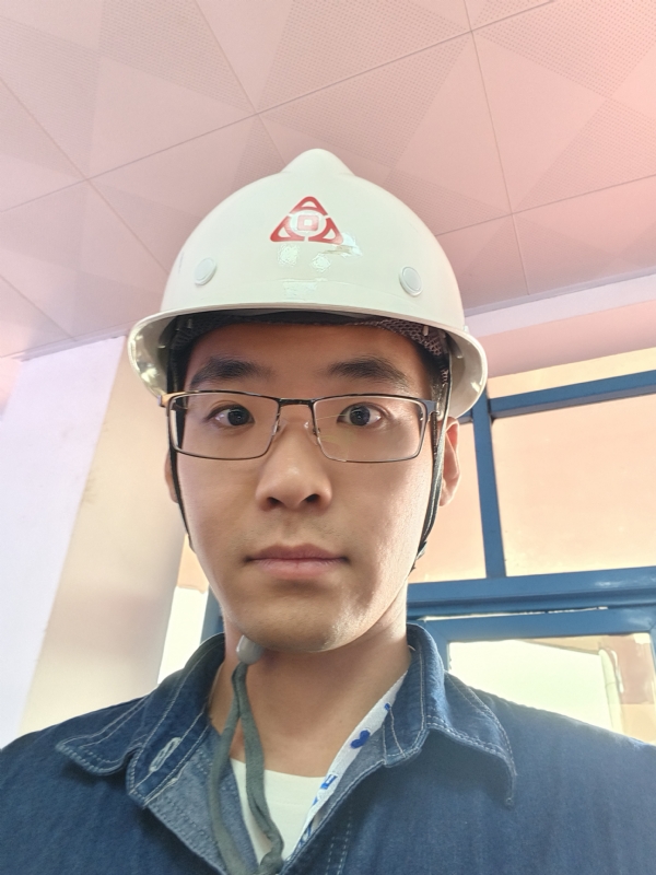 何鹏宇的第二张照片--西安相亲服务中心