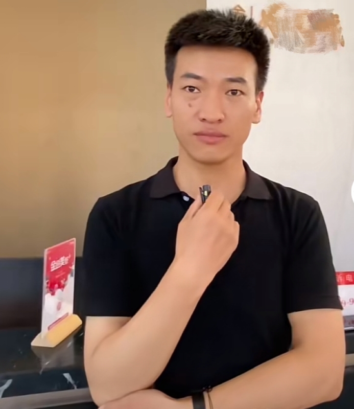 一杯梁白开的第一张照片--西安相亲服务中心