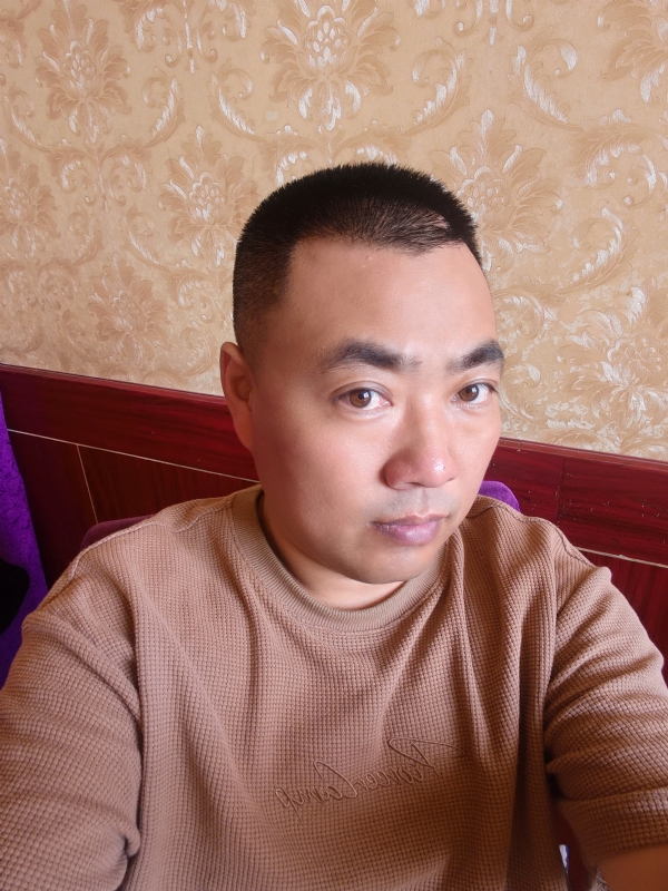 擦亮眼睛向前看的第一张照片--西安相亲服务中心