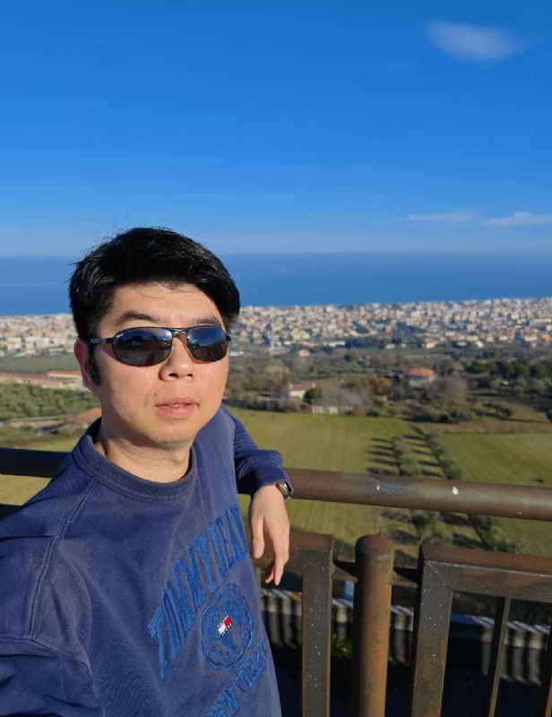 平心静气的第一张照片--西安相亲服务中心